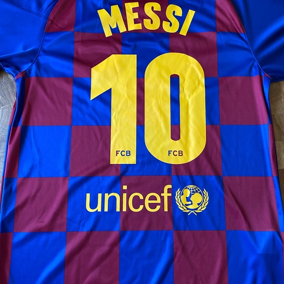 Soccer Lionel Messi Barcelona Jersey - Picture 3 of 4